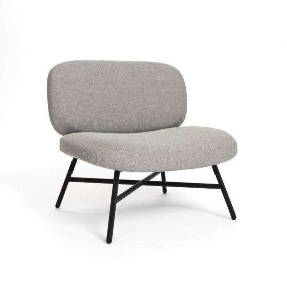 macphersons_office_furniture_rosie single chair_hospitality_soft seating_1.jpg